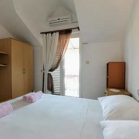 Apartment Kopriva Murter