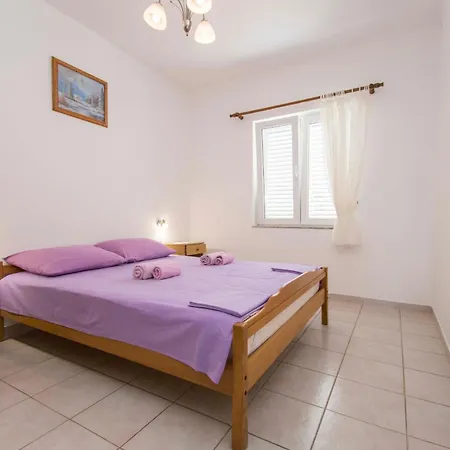 Nada Apartmán Murter