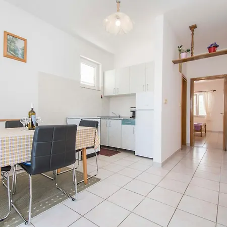 Apartment Nada Murter