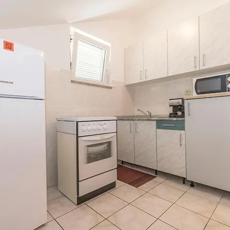 Nada Apartment Murter