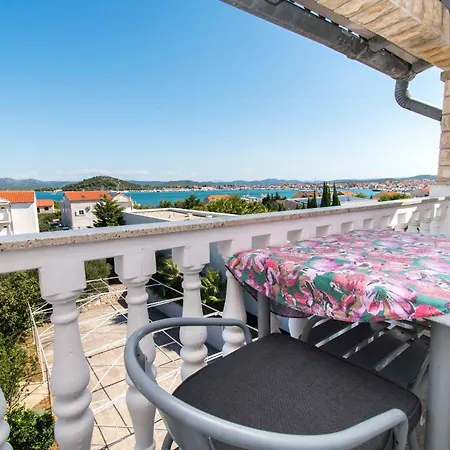 Nada Apartment Murter